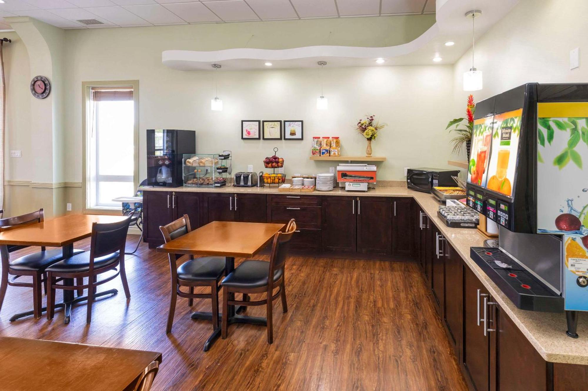 Quality Inn & Suites Whitecourt Luaran gambar